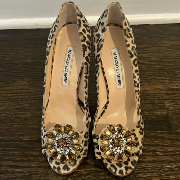 Manolo Blahnik Shoes - EUC MANOLO BLAHNIK ANIMAL PRINT HEELS SZ 7.5/37.5